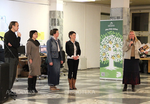 Renginio vedėja ir parodoje dalyvaujantys autoriai: V. Narvilas, R. Jonauskienė, R. Rudžionienė ir E. Šalaševičienė