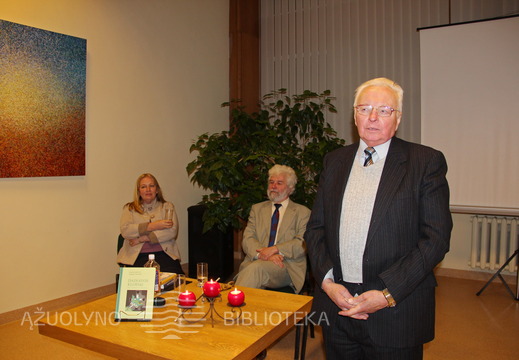 Kultūrologas Domas Akstinas savo kalbą baigė žodžiais: "Kurt Lietuvą, o kartu ir kurt save"