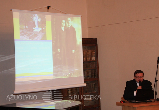 Akimirka iš skaidrių pristatymo.