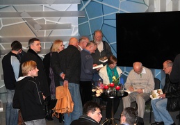 Dalijami autografai