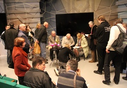 Dalijami autografai
