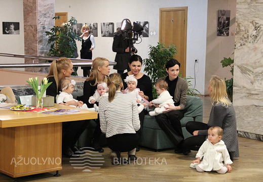 Belaukiant atidarymo