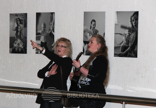 YAMAHA muzikos mokyklos mokinė Meilė ir mokytoja Irena Ašakaitė