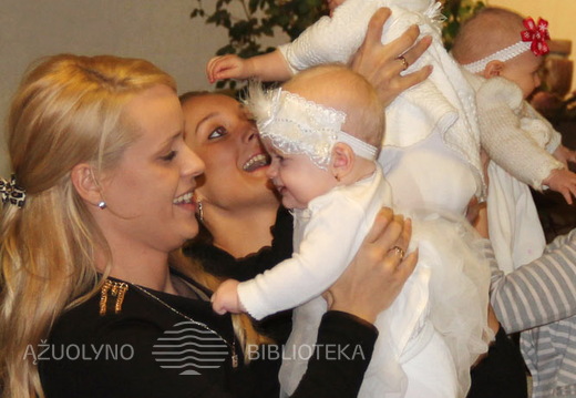 Mažųjų ir mamyčių šokis