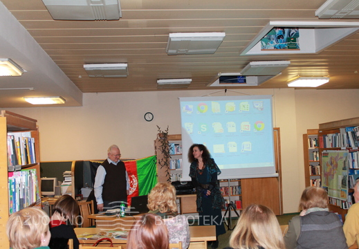 Renginio svečią pristato Vokiškų ir šveicariškų leidinių bibliotekos darbuotoja V.Korn