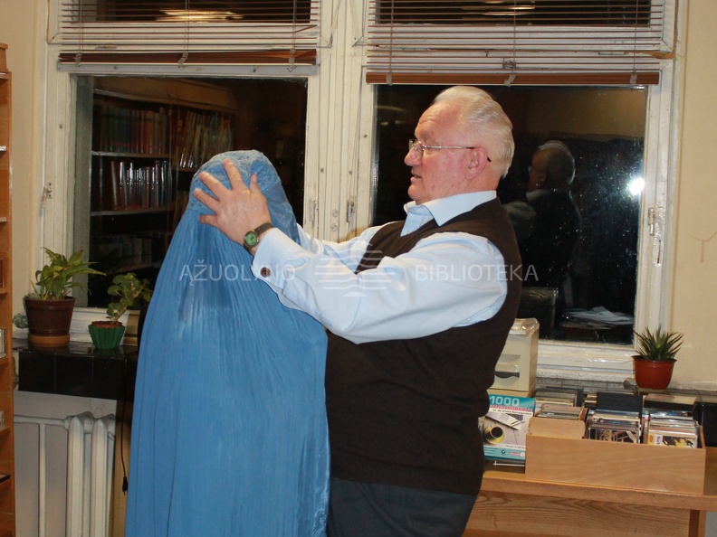 Tradicinis afganistaniečių moterų drabužis &quot;burka&quot;