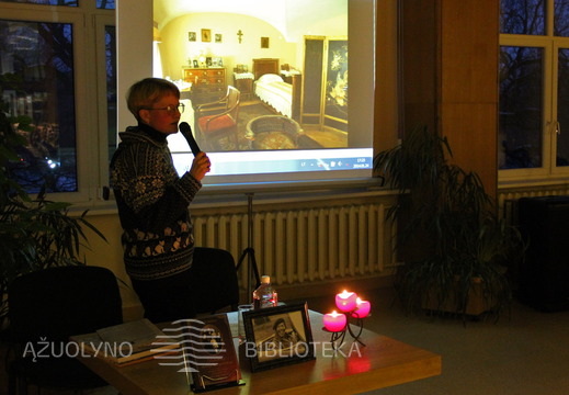 Nuotraukoje matome įspūdžius iš leidėjų kelionės po knygoje aprašytas vietas: kuklus Olgos Aleksandrovnos kambarys