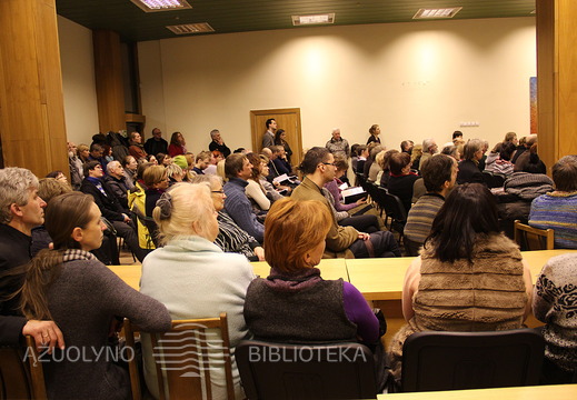 Gausiai susirinkę klausytojai