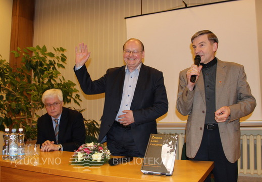 Vakaro svečiai: V. Kavaliauskas, Č. Juršėnas ir V. Popovas