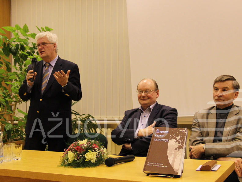 Vakaro svečiai: V. Kavaliauskas, Č. Juršėnas ir V. Popovas
