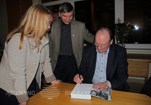 Autografas Bibliotekai