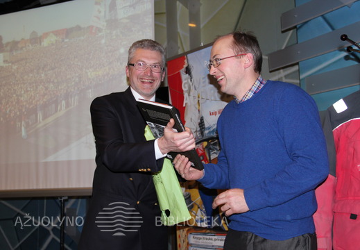 Buriuotoją sveikino gausus būrys kolegų ir draugų