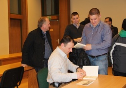 Autografų dalybos