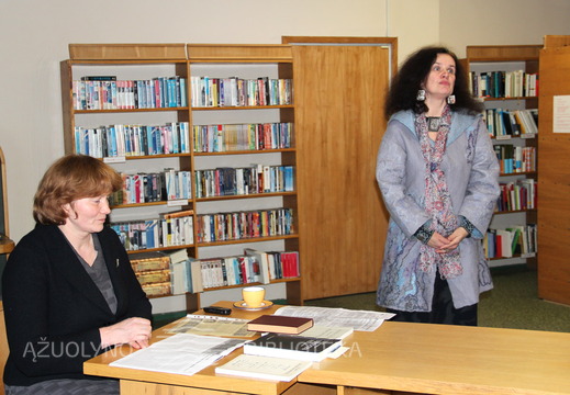 Vokiškų ir šveicariškų leidinių bibliotekos darbuotoja V.Korn pristato pranešėją