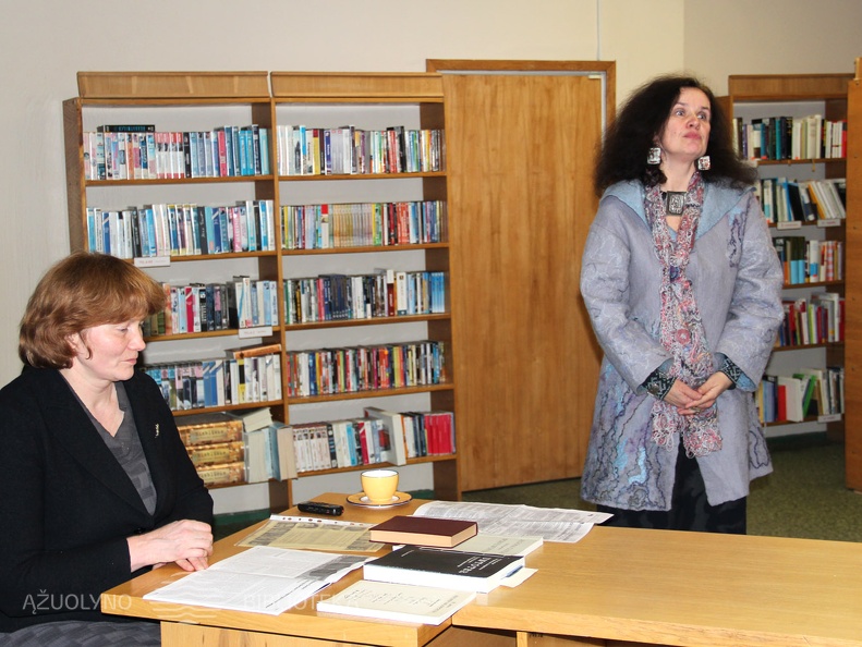 Vokiškų ir šveicariškų leidinių bibliotekos darbuotoja V.Korn pristato pranešėją