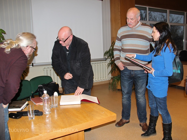 Autografų dalybos