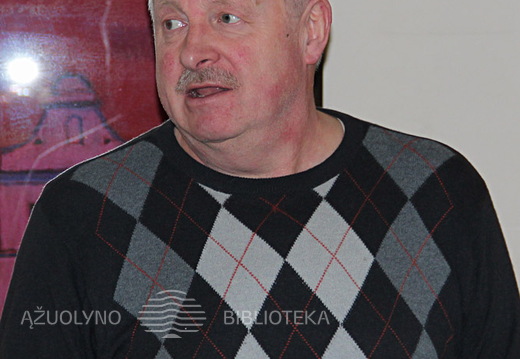 Parodos autorius - tapytojas, vitražistas, grafikas, nekomercinio kino kūrėjas Vidmantas Valentas