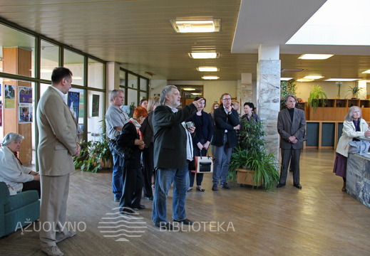 Parodą pristato Paberžės plenerų organizatorius S. Kruopis.