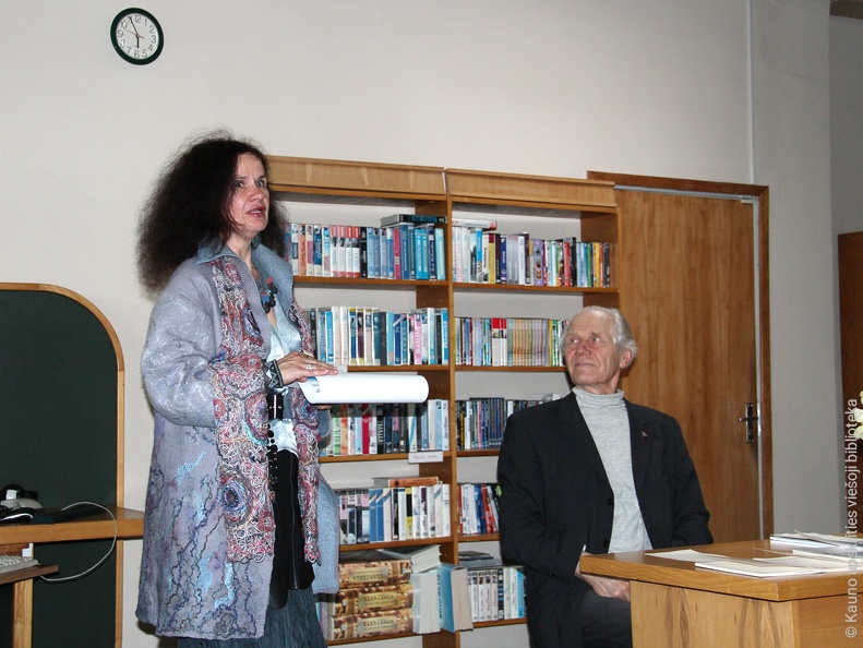 Pranešėjas Tomas Stanikas ir Vokiškų ir šveicariškų leidinių bibliotekos darbuotoja V. Korn
