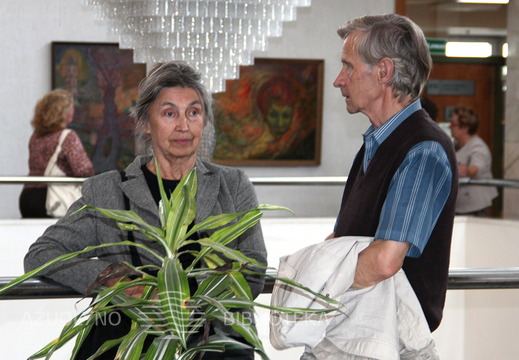 Parodos atidarymo belaukiant.