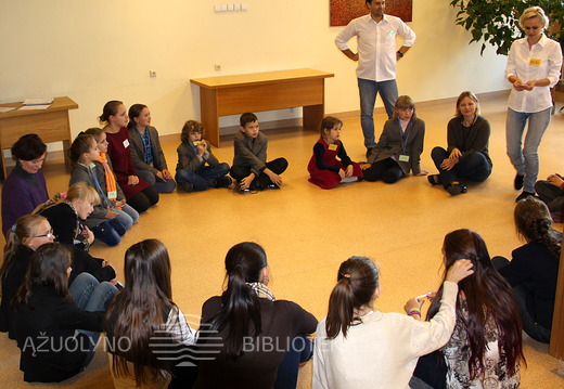 Kartu dirbti smagiau 