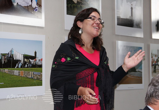 Portugalė Monika su malonumu dovanoja savo krašto melodijas