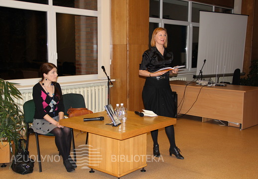 Rašytoja Renata Šerelytė ir doc. dr. Asta Gustaitienė.