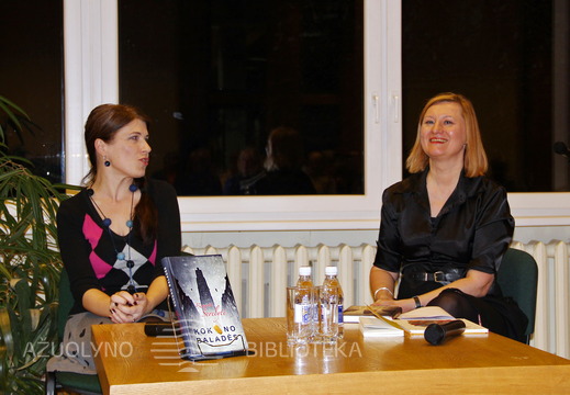 Rašytoja Renata Šerelytė ir doc. dr. Asta Gustaitienė.