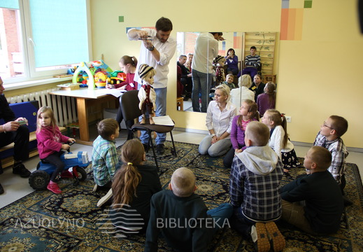 "Metų" skaitymai su lėlėmis