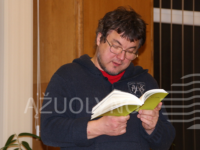 Poetas Julius Keleras skaitė knygos ištraukas