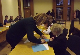 Kartu su vaikais lankstė ir projekto organizatoriai bei pedagogai