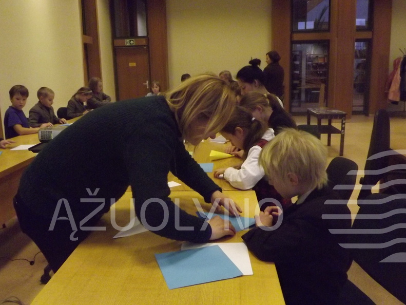 Kartu su vaikais lankstė ir projekto organizatoriai bei pedagogai