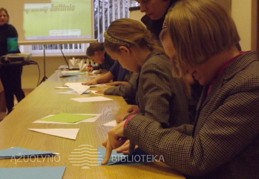 Visi įsitraukę į darbą