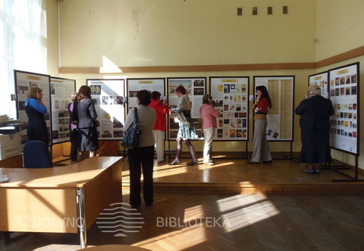 Kilnojamoji paroda „Subtiliausiam dirigento mostui paklūstantis choras“  Jonavos viešojoje bibliotekoje