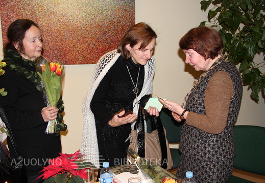 Sveikinimai knygos autorei - dr. Laimai Šinkūnaitei.