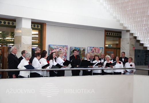Bendruomenės centro "Žaliakalnio aušra" choras "Gaida", vadovas Arvydas Paulauskas.
