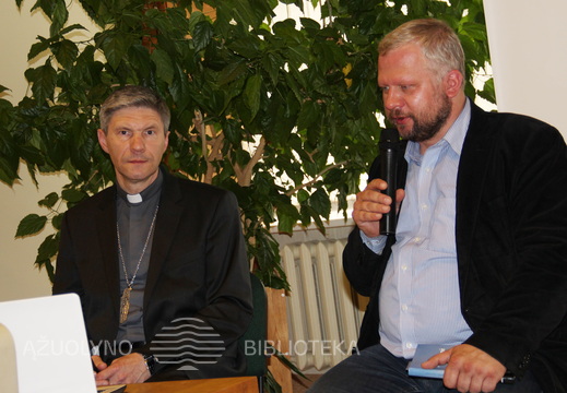 Vysk. L. Virbalas SJ. ir VDU KTF dėstytojas dr. V. Mackela.