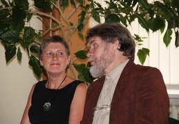 Gražina Pašakarnienė ir rašytojas, knygos redaktorius Vladas Vaitkevičius