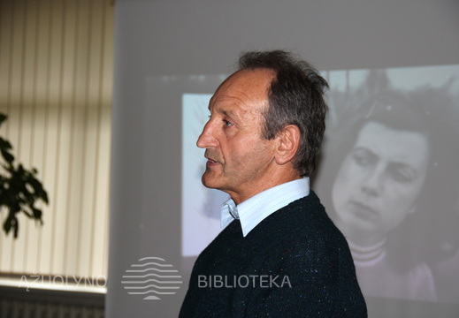 Poetas Alfas Pakėnas