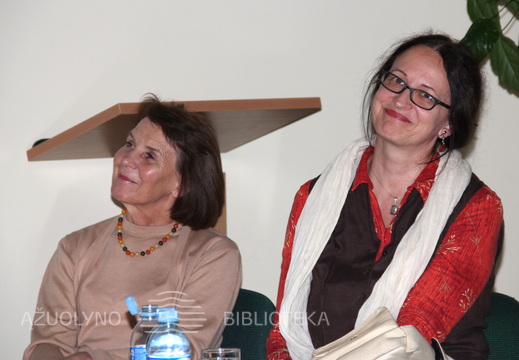 Aktorė Liucija Zorūbaitė ir tautodailininkė Eglė Dvarionaitė – Vindašienė