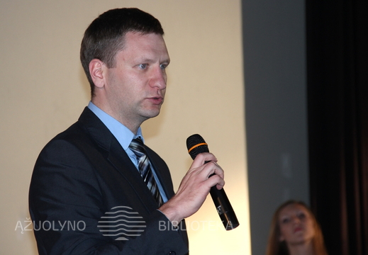 Kauno vicemeras Simonas Kairys sveikina bibliotekos bendruomenę.