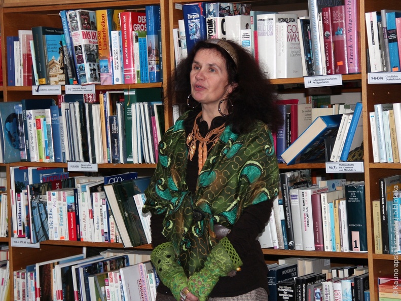 Pranešėją pristato Vokiškų ir šveicariškų leidinių bibliotekos darbuotoja Vida Korn