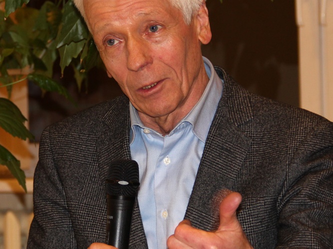 S. Šaltenis