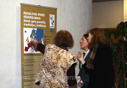 Parodos „Pagalvok prieš išgerdamas: žinok apie poveikį, tradicijas, kultūras“ atidarymas