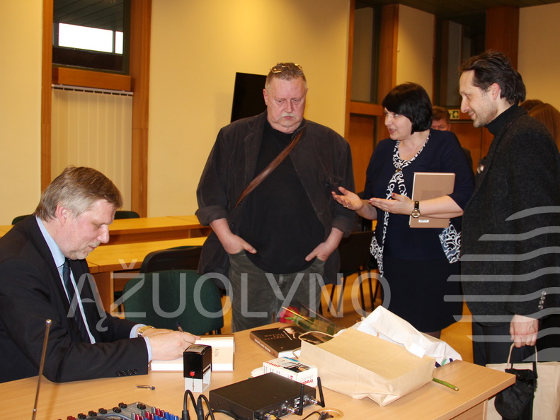 Kompozitoriai F. Latėnas ir V. Bartulis, KAVB direktorė A. Naudžiūnienė ir smuikininkas V. Čepinskis