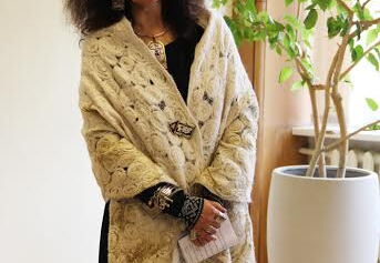 Grožinės literatūros grupės darbuotoja Vida Korn pristato autorių