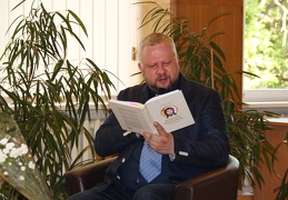 Dr. Valdas Mackela