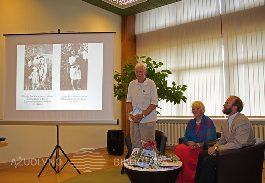 Poetas R. Keturakis, knygų autorė S. G. Markauskaitė ir Pasaulio lietuvių kultūros, mokslo ir švietimo centro leidyklos direktor