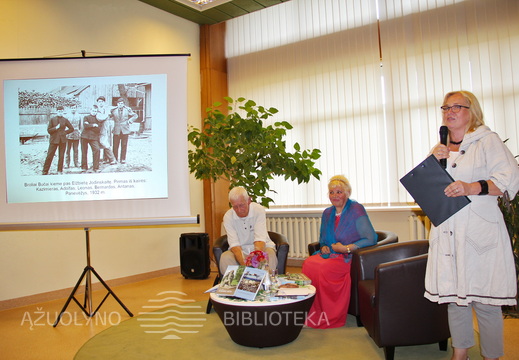 Poetas Robertas Keturakis, knygų autorė Saulutė Genovaitė Markauskaitė ir Rimantė Tamoliūnienė