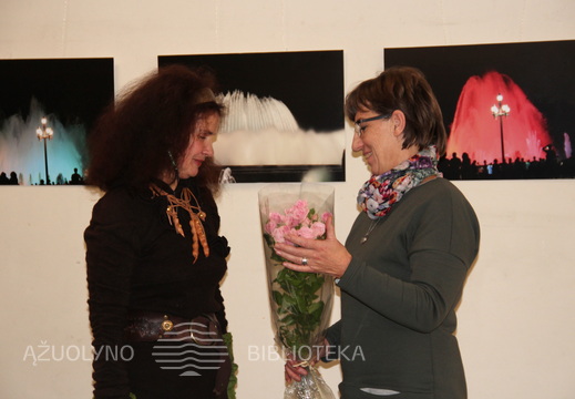 Sveikinimai parodos autorei